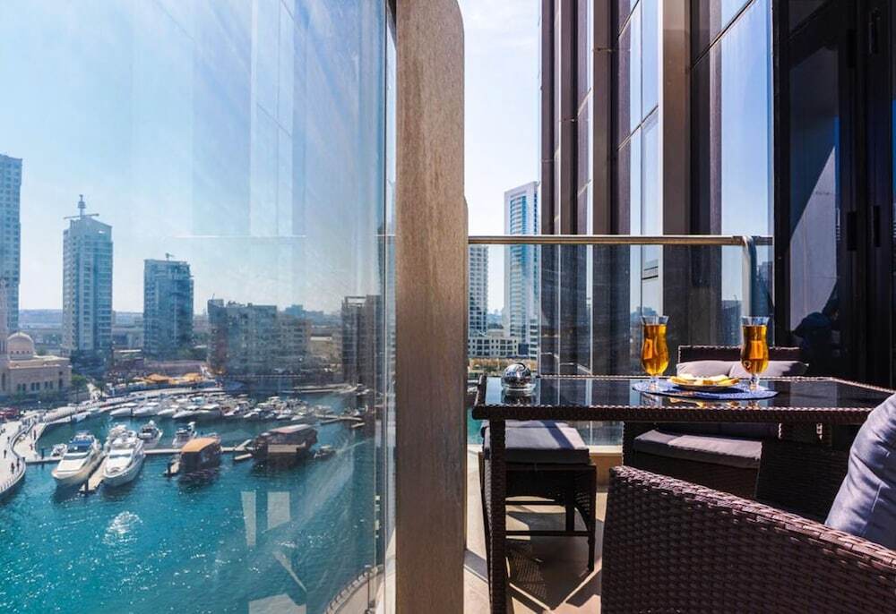 Дубай: Pelican Stay - Full Marina and Pool View