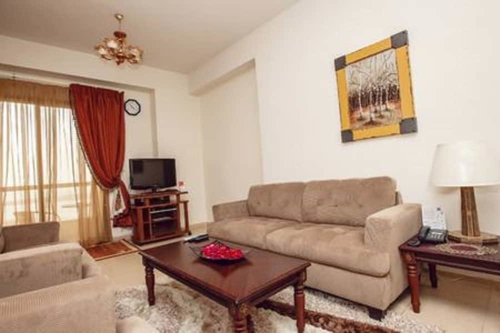 Дубай: I am Heart of JBR