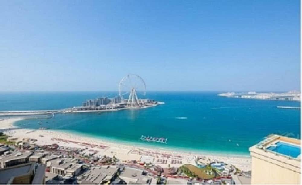 Дубай: I am Heart of JBR