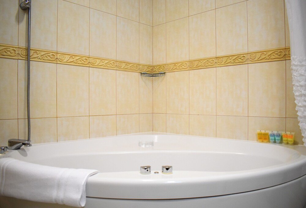 Дубай: Spacious 2 BR Apartment Princess Tower