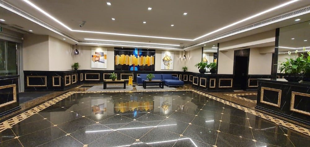 Дубай: Spacious 2 BR Apartment Princess Tower