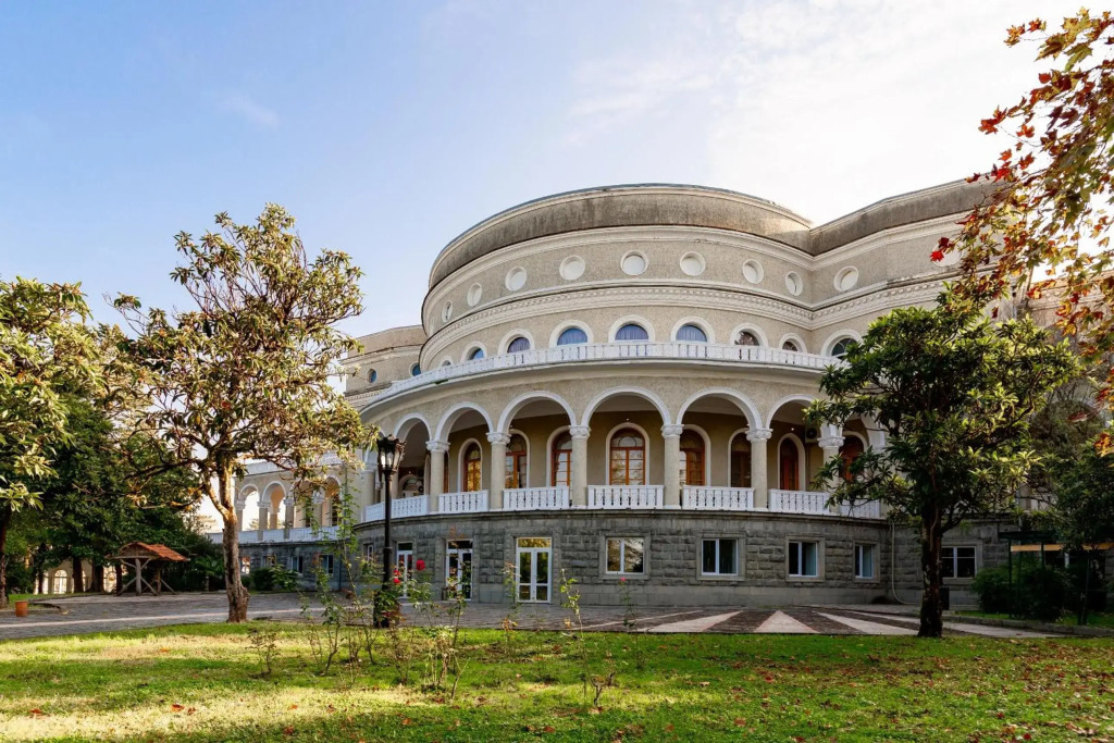 Кутаиси: Отель Legends Tskaltubo Spa Resort