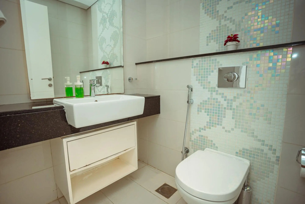 Дубай: OSKENA Vacation Homes - Damac Maison Canal View