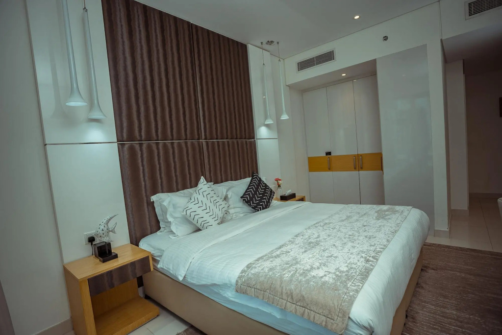 Дубай: OSKENA Vacation Homes - Damac Maison Canal View