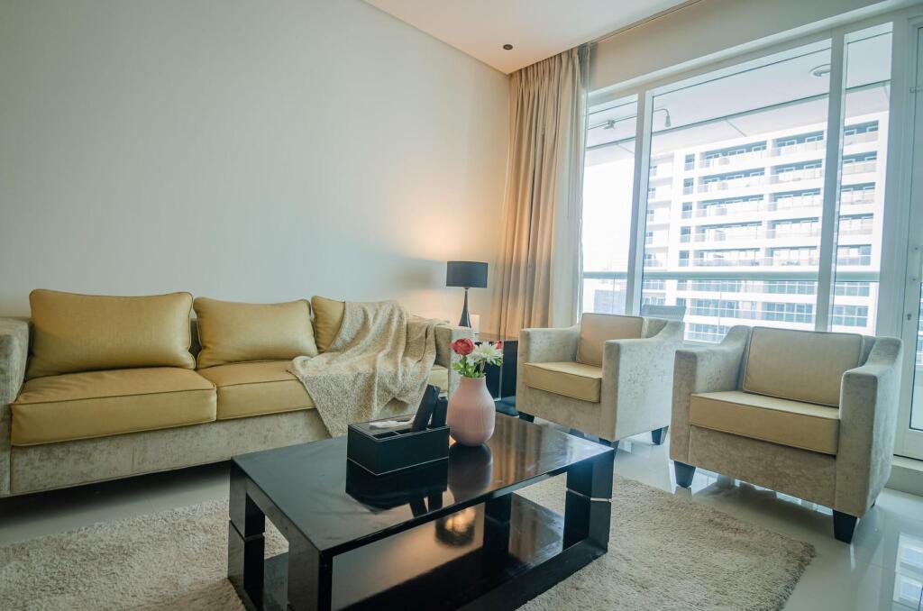 Дубай: OSKENA Vacation Homes - Damac Maison Canal View