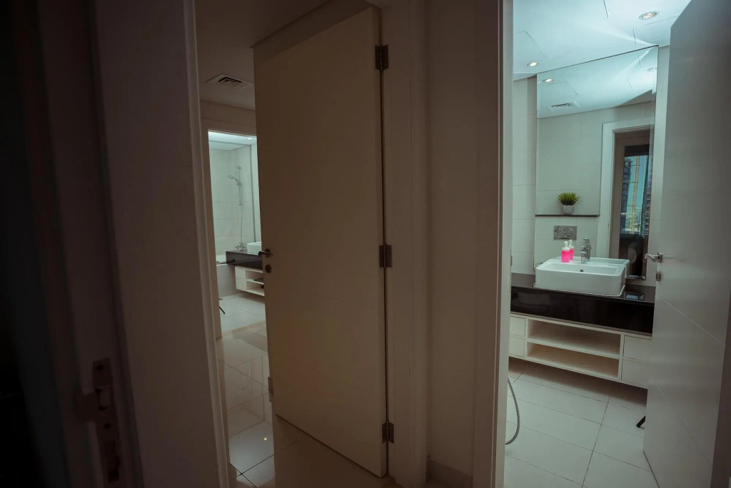 Дубай: OSKENA Vacation Homes - Damac Maison Canal View