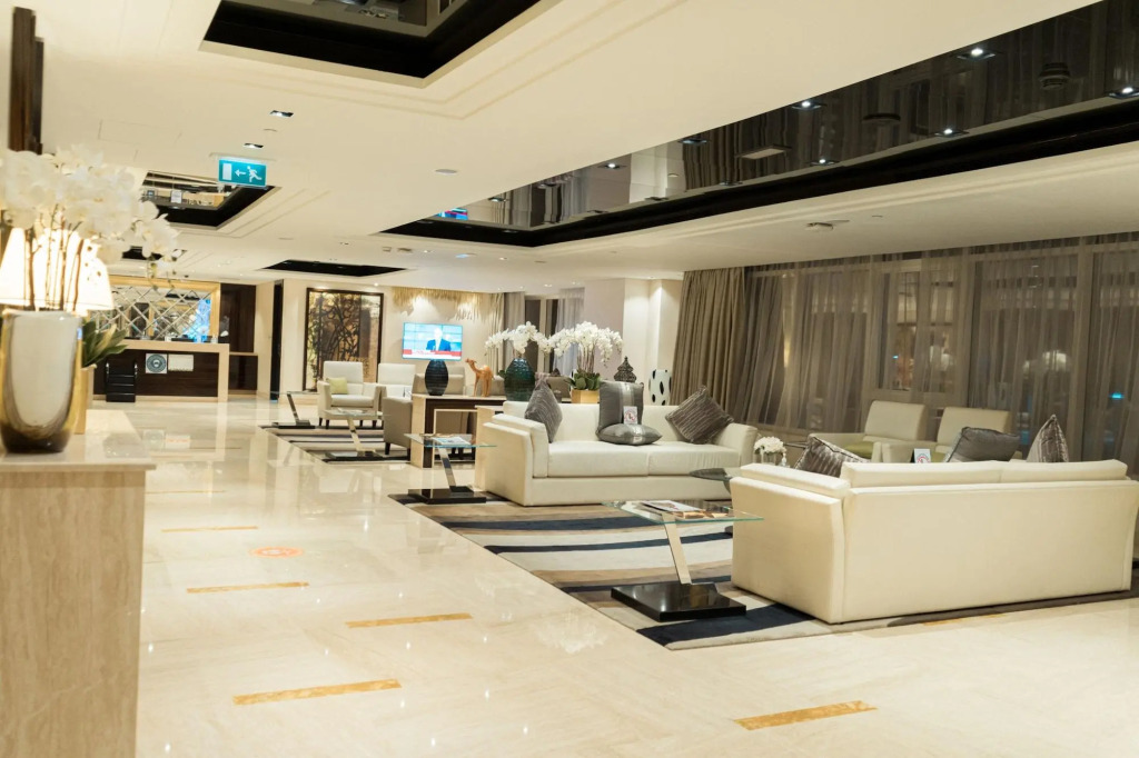 Дубай: OSKENA Vacation Homes - Damac Maison Canal View