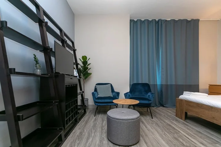 Дубай: Driven Holiday Homes  Icon Tower 2 JLT