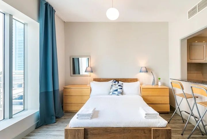 Дубай: Driven Holiday Homes  Icon Tower 2 JLT