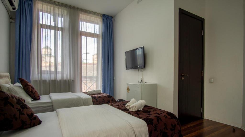 Тбилиси: AIA Hotel