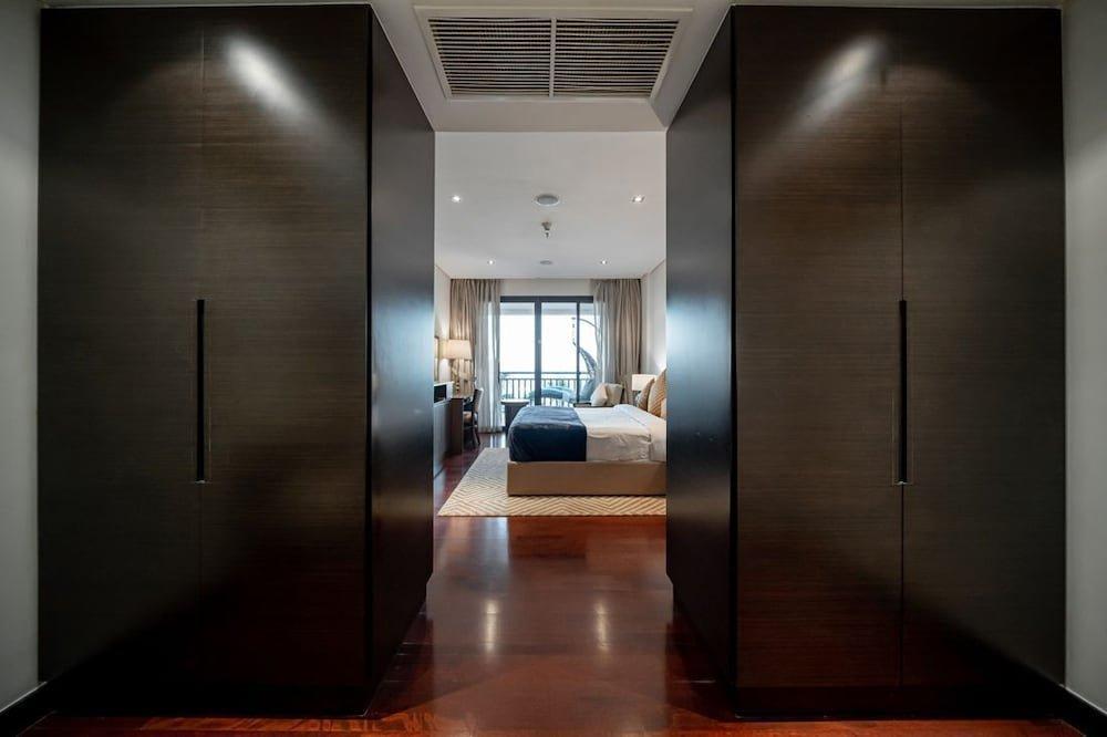 Дубай: HiGuests Vacation Homes Royal Amwaj