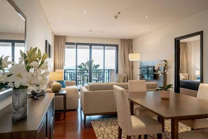Дубай: HiGuests Vacation Homes Royal Amwaj