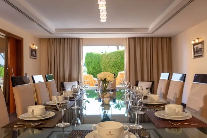Шарм-эш-Шейх (Шарм-эль-Шейх): A 4 Bedroom Contemporary Villa is Furnished With Luxe Imported Italian Furniture