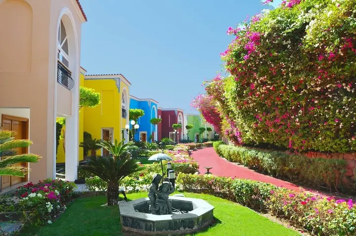 Шарм-эш-Шейх (Шарм-эль-Шейх): A 4 Bedroom Contemporary Villa is Furnished With Luxe Imported Italian Furniture