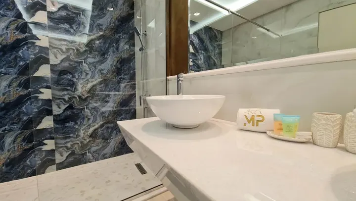 Дубай: Апартаменты Marco Polo - High-rise 1BR Apt with Amazing Marina Views