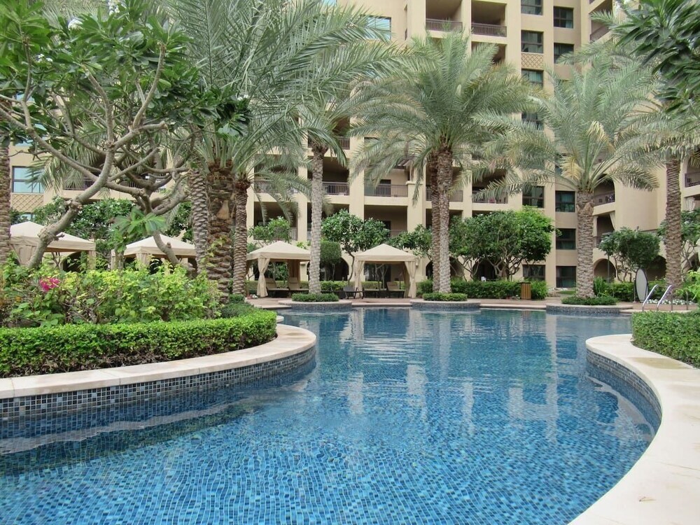 Дубай: Luxury 2BR Apt Beach Club Full Sea View