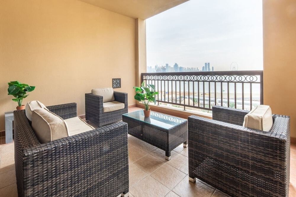 Дубай: Luxury 2BR Apt Beach Club Full Sea View