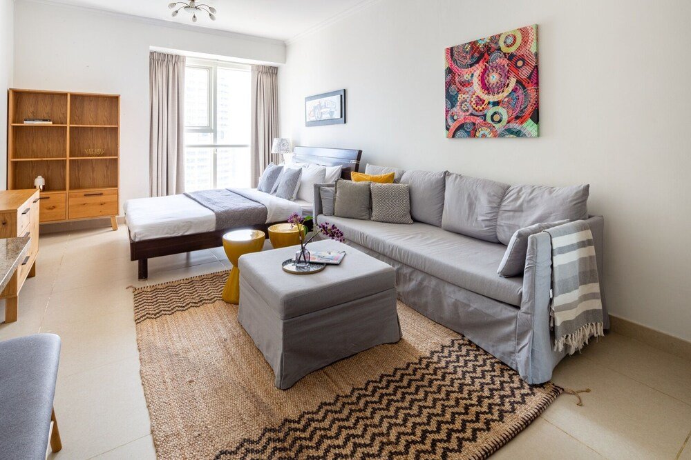 Дубай: Prime Studio With Scenic Water Views in Jlt!