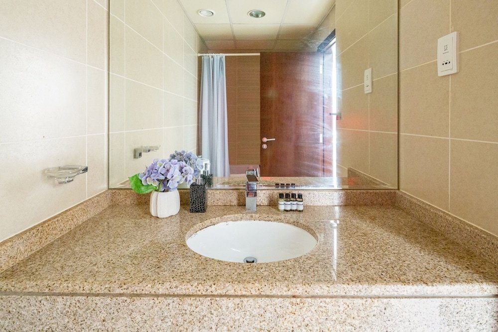 Дубай: Prime Studio With Scenic Water Views in Jlt!
