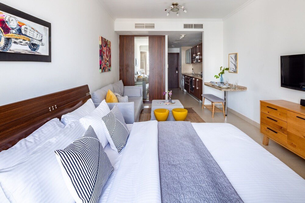 Дубай: Prime Studio With Scenic Water Views in Jlt!