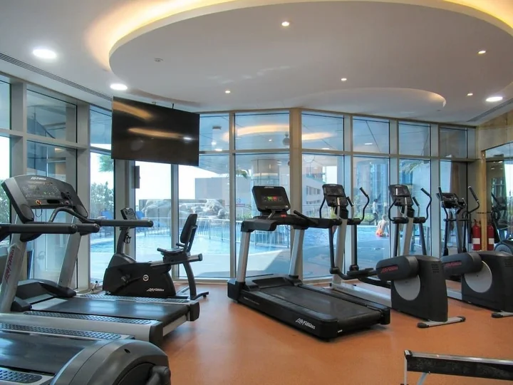 Дубай: Sophisticated 1BR Apartment in Dubai Marina