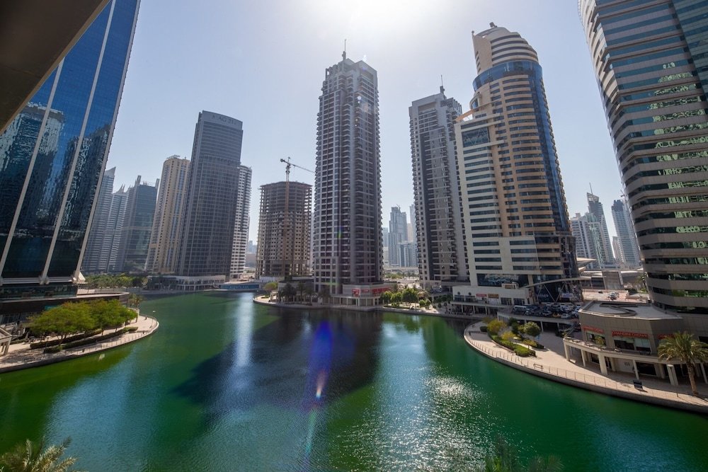 Дубай: Spacious + Modern Studio in JLT - Sleeps 3