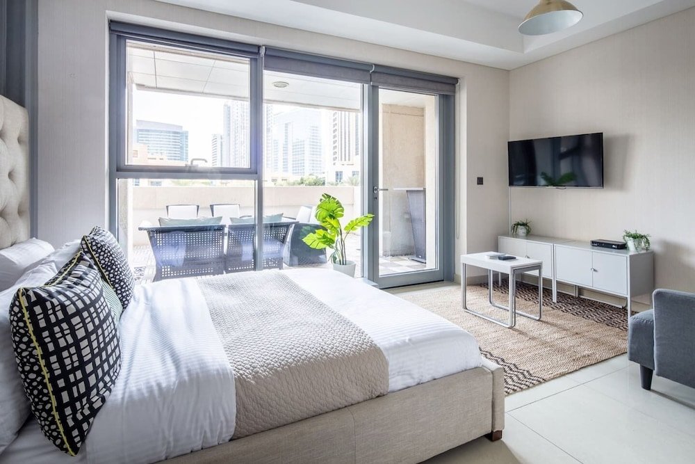 Дубай: Spacious + Functional Studio Apt in Downtown Dubai