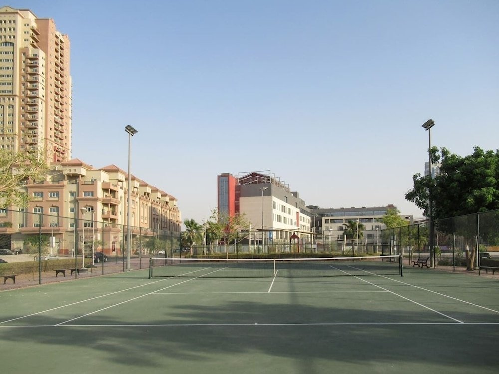 Дубай: Outstanding 2BR in Serene JVT Neighborhood!