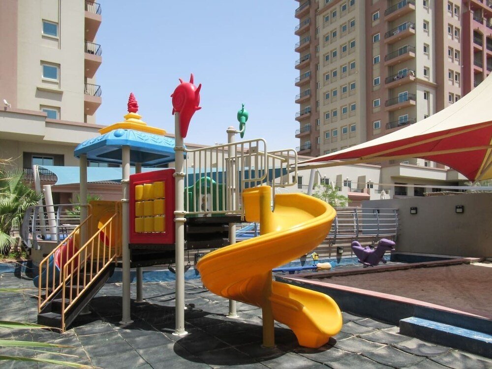 Дубай: Outstanding 2BR in Serene JVT Neighborhood!