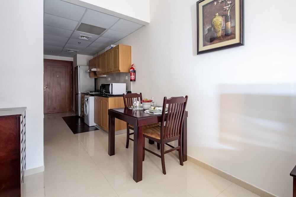 Дубай: Premier Studio in Sports City w/ Golf Course View!