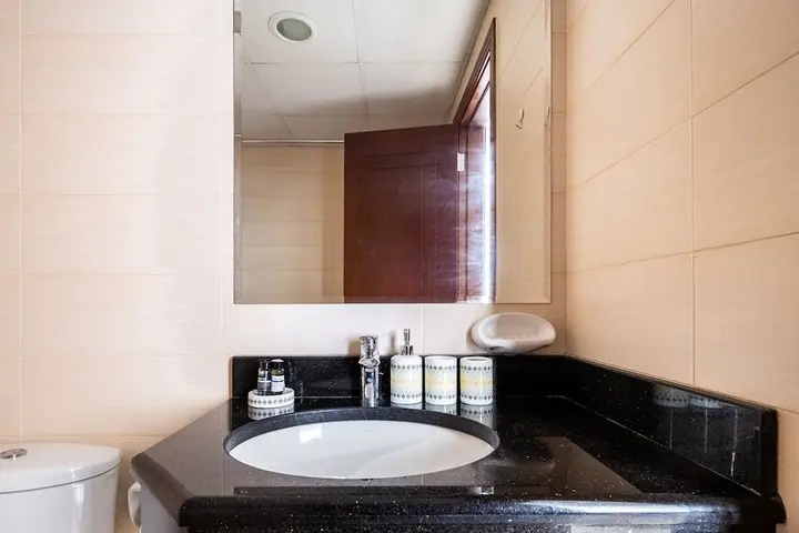 Дубай: Premier Studio in Sports City w/ Golf Course View!