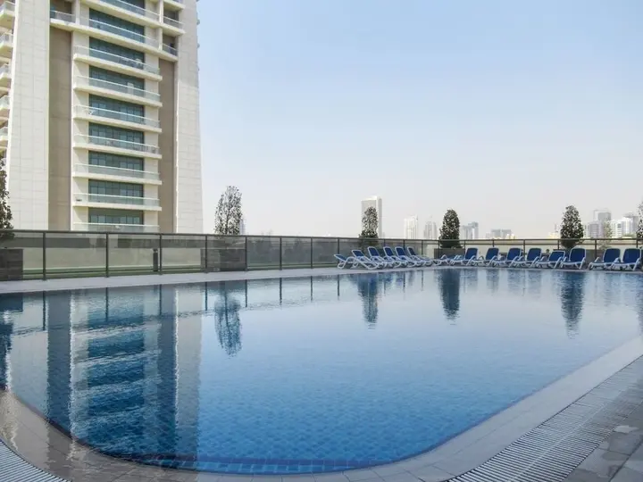 Дубай: Premier Studio in Sports City w/ Golf Course View!