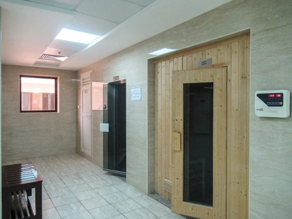 Дубай: Premier Studio in Sports City w/ Golf Course View!