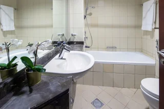 Дубай: Superb Studio w/ Lake Views in JLT - Near the Metro!