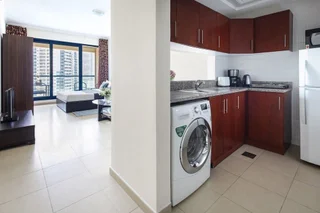 Дубай: Superb Studio w/ Lake Views in JLT - Near the Metro!