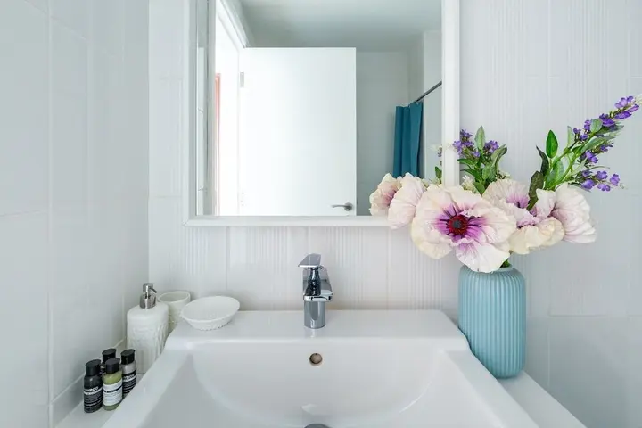 Дубай: Rustic And Vibrant Studio Apartment In Downtown Dubai