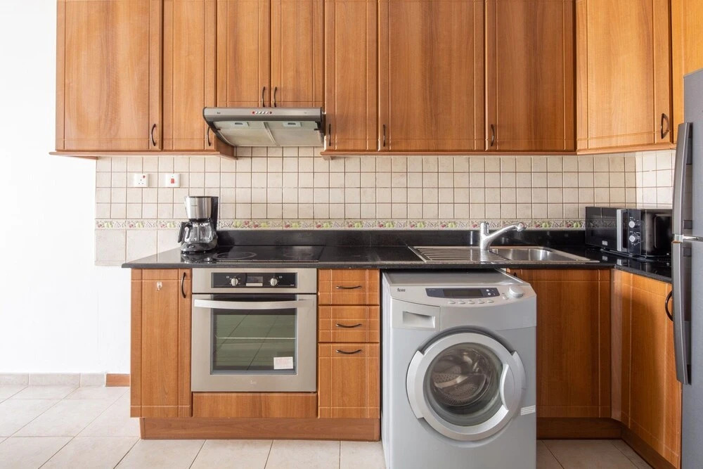 Дубай: Elegant and Spacious 2BR w/ Sea Views in Marina!