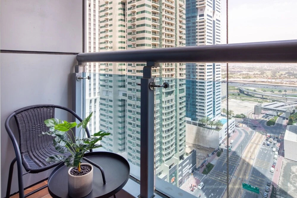 Дубай: Elegant and Spacious 2BR w/ Sea Views in Marina!