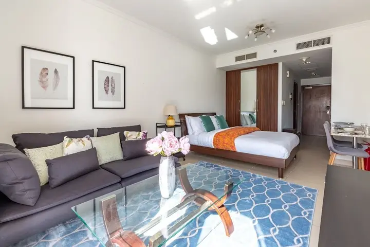 Дубай: Warm & Striking Studio Apartment in the Heart of Jlt!