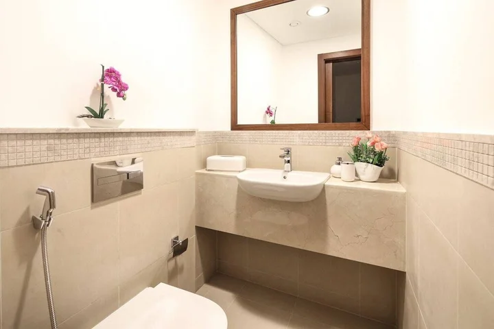 Дубай: Spectacular 2BR in Beautiful Burj Vista!
