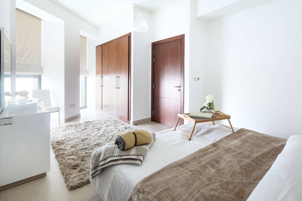 Дубай: Spectacular 2BR in Beautiful Burj Vista!