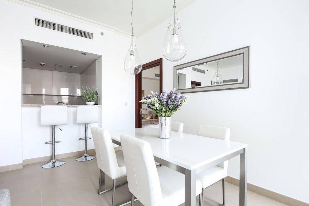 Дубай: Spectacular 2BR in Beautiful Burj Vista!