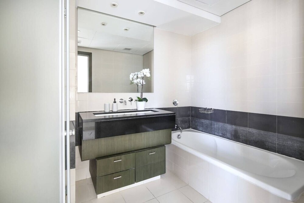 Дубай: Phenomenal Burj Khalifa Views in This Lovely 2br!