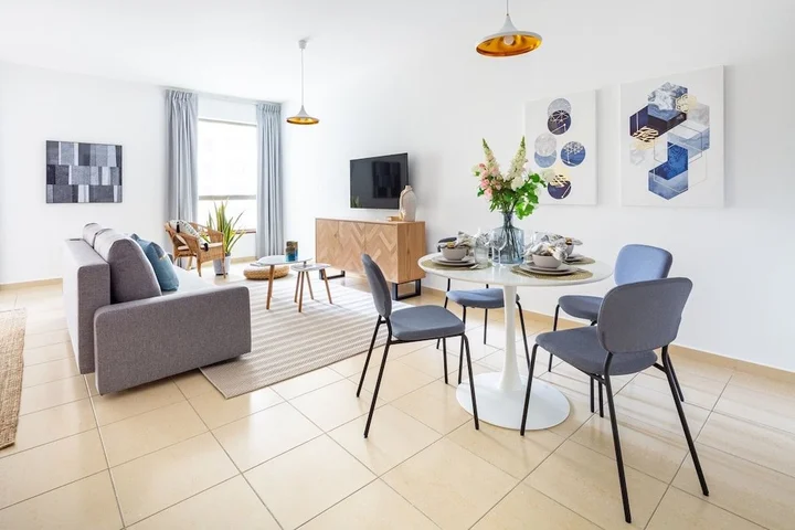 Дубай: Simple Yet Elegant Studio Apartment in JBR