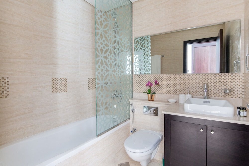 Дубай: Luxuriously Elegant 2BR Apartment in Downtown Dubai