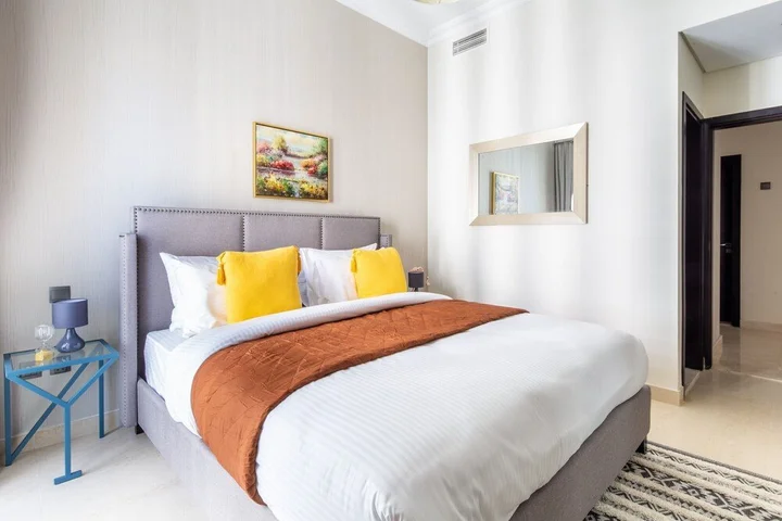 Дубай: Luxuriously Elegant 2BR Apartment in Downtown Dubai