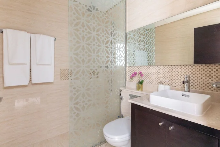 Дубай: Luxuriously Elegant 2BR Apartment in Downtown Dubai