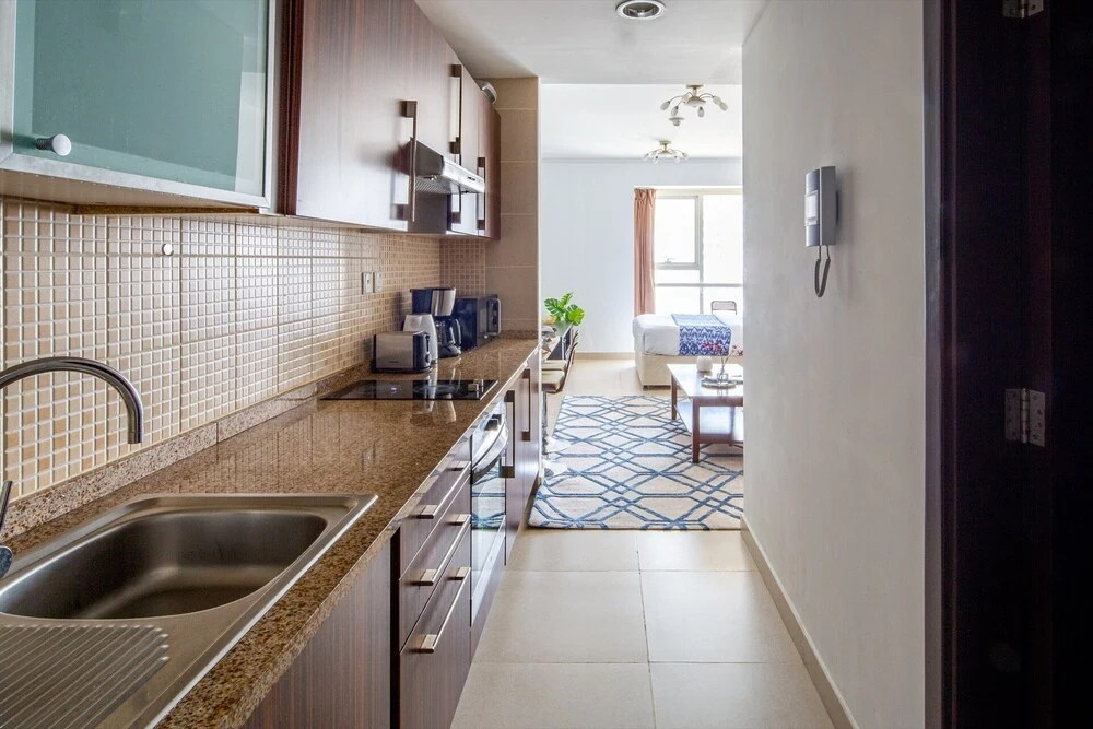 Дубай: Stylish Studio Apartment in JLT With Lake Views!
