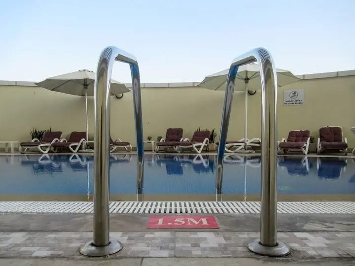 Дубай: Stylish Studio Apartment in JLT With Lake Views!