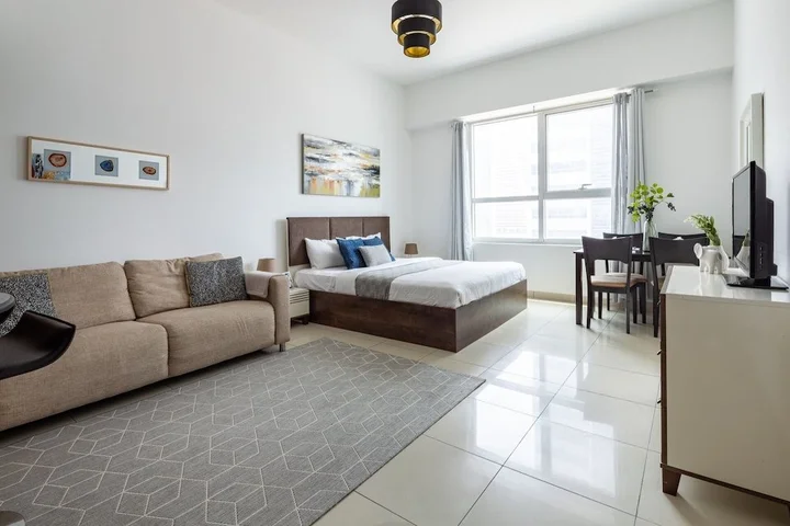 Дубай: Light and Modern Studio in Jlt! Sleeps 3!
